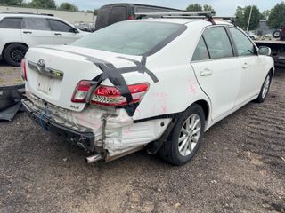 2011 Toyota Camry XLE - Exterior Rear Right Corner Image